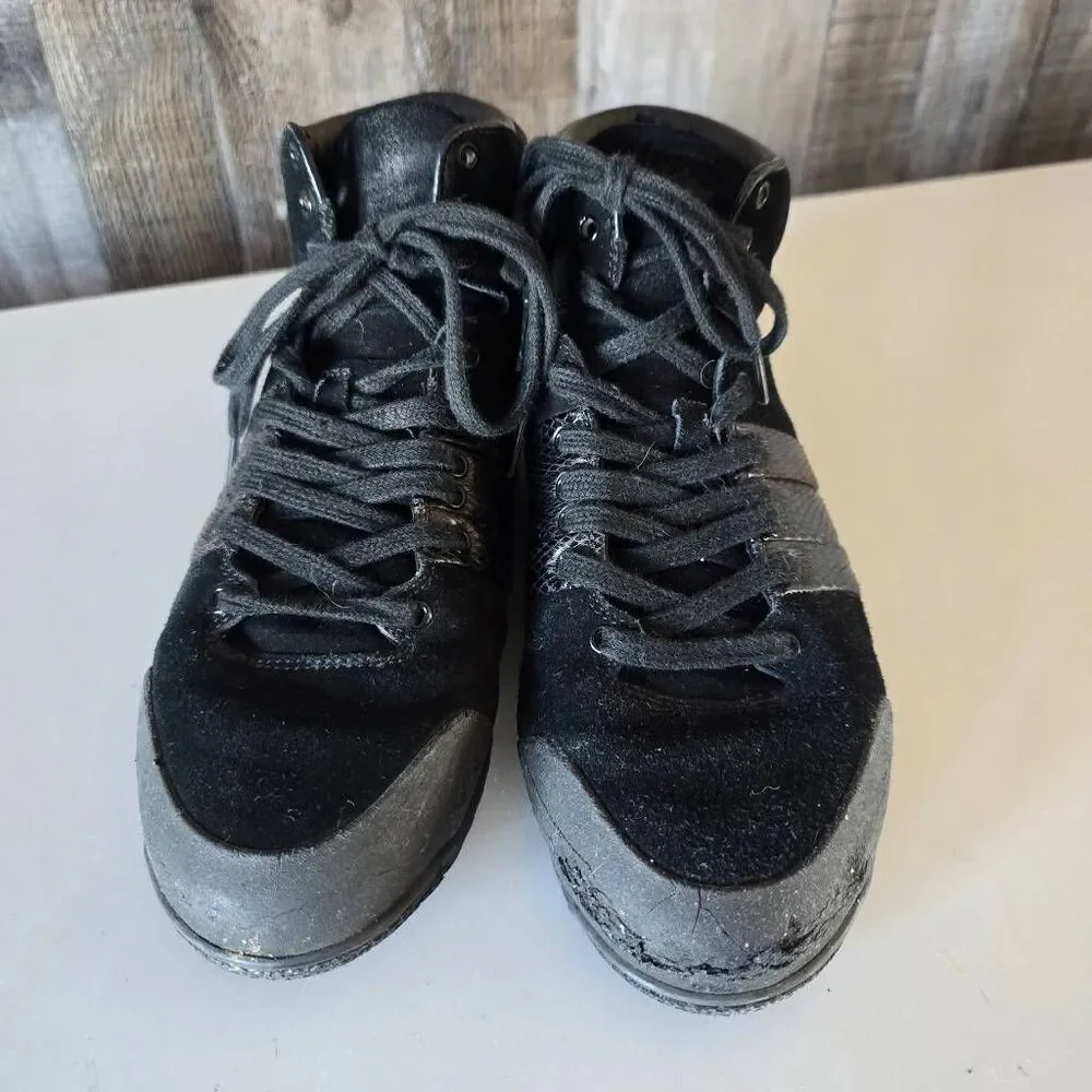 Gucci Black Suede Sneakers 39 8.5 FLAWED Designer Luxury Minimalist Luxe Casual